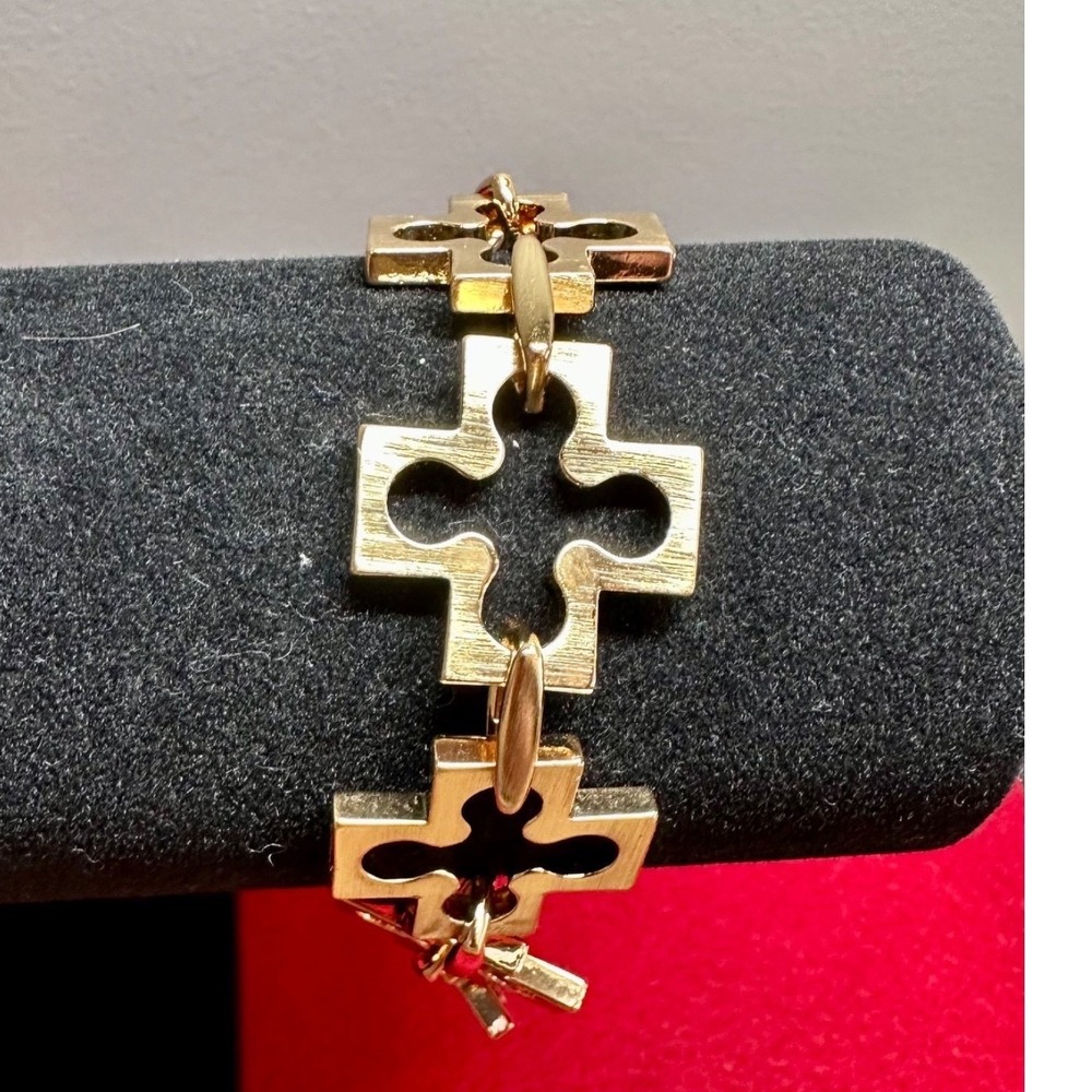 Jewelmint Gold Tone Quatrefoil Link Bracelet Designer Statement 8-9"